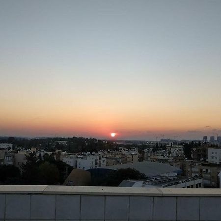Herzelia Rooftop Special 2 Room Apartment Экстерьер фото