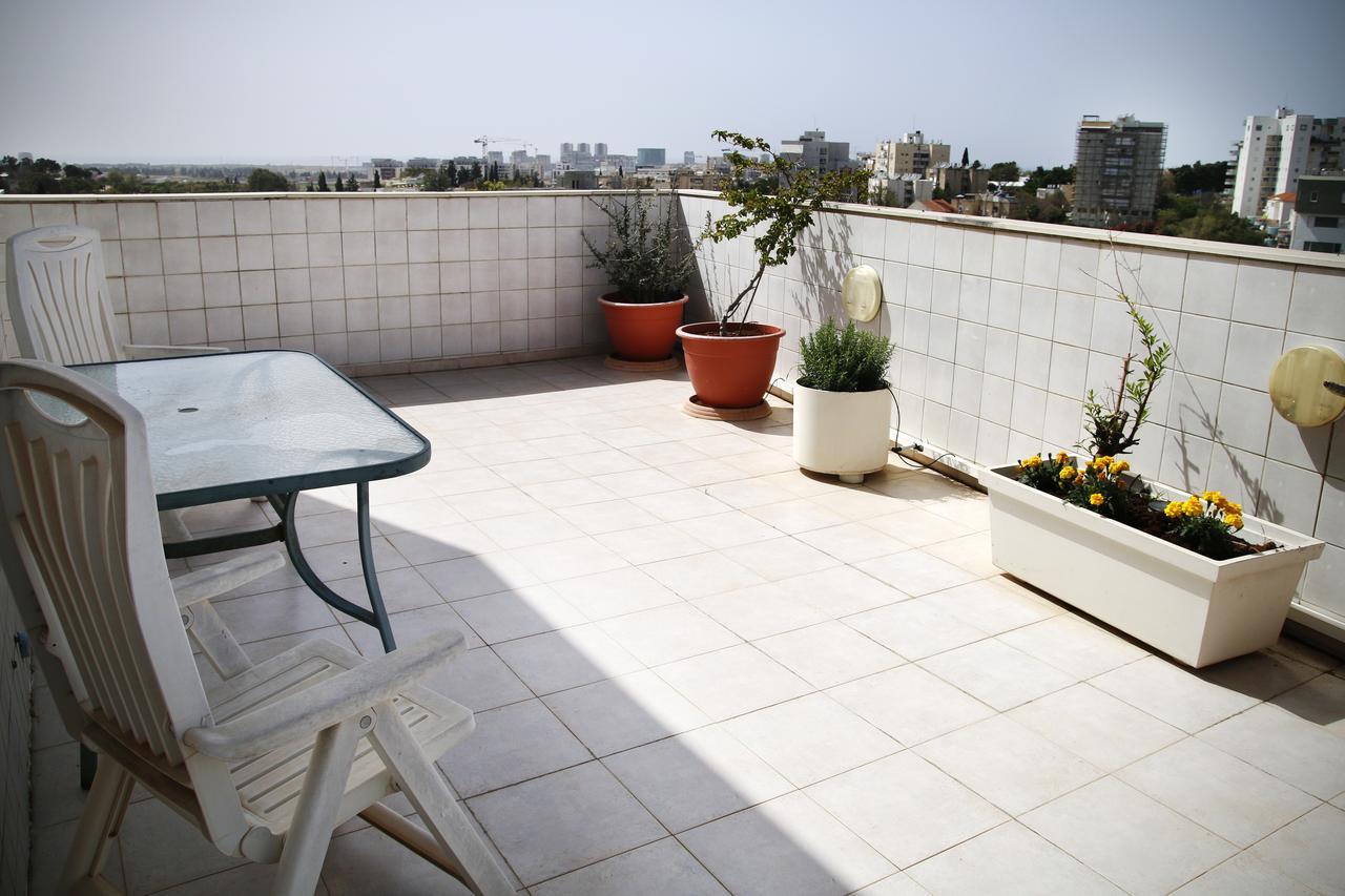 Herzelia Rooftop Special 2 Room Apartment Экстерьер фото