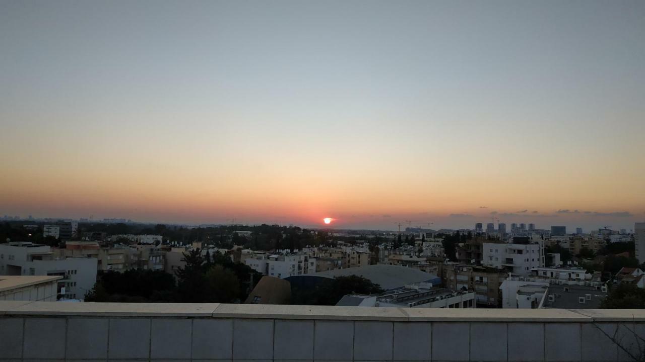 Herzelia Rooftop Special 2 Room Apartment Экстерьер фото